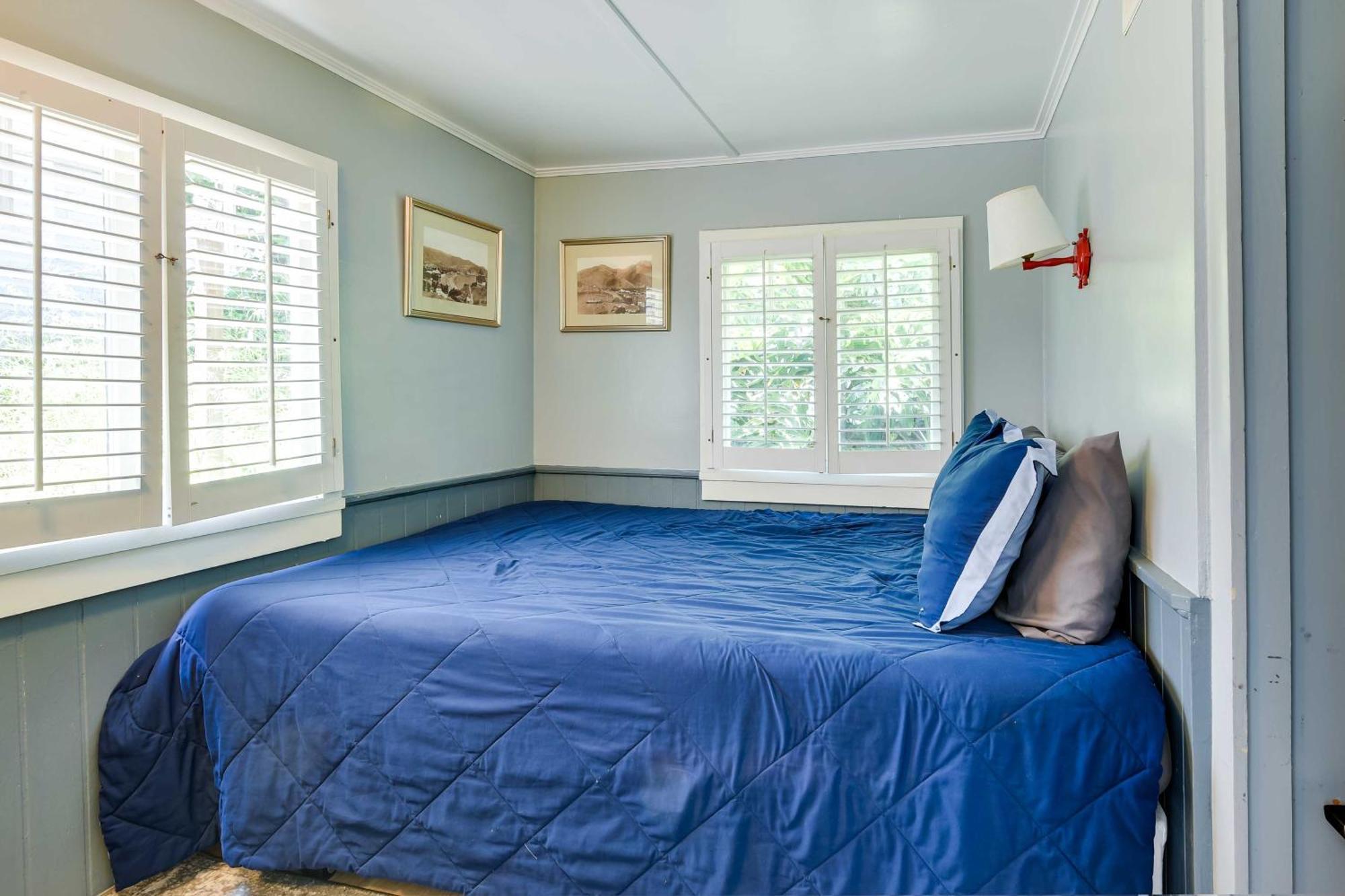 Charming Catalina Gem With Deck Walk To The Beach! Авалон Екстериор снимка