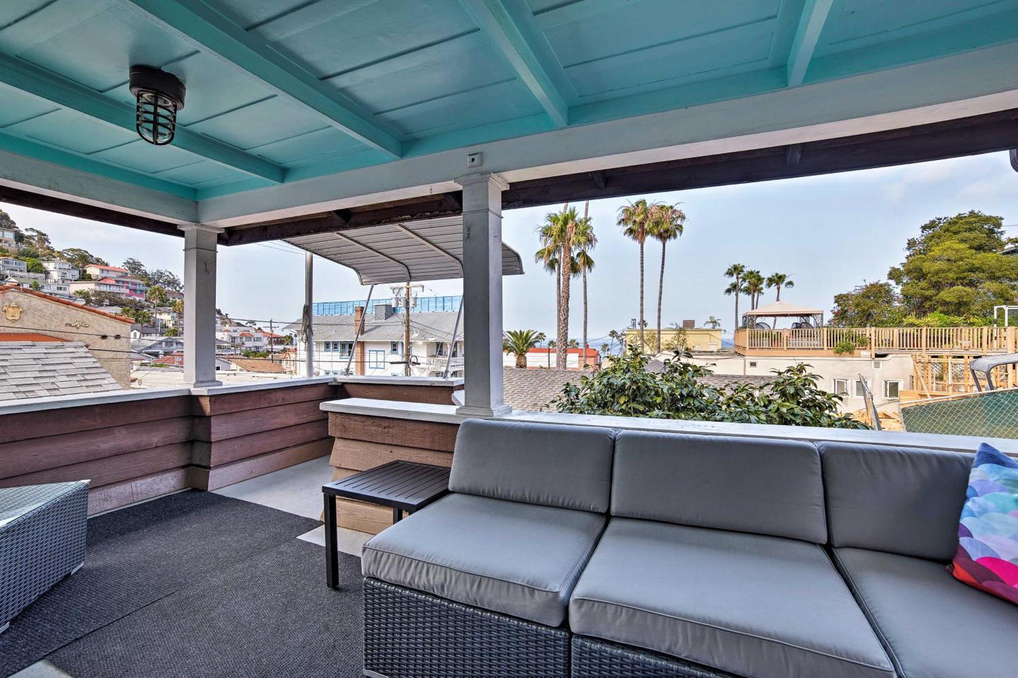 Charming Catalina Gem With Deck Walk To The Beach! Авалон Екстериор снимка